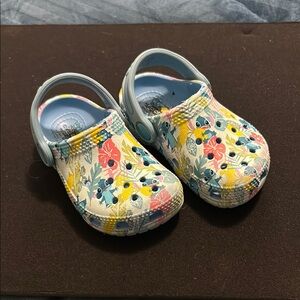 CROCS Stitch Blue and Yellow Sandals with Perforated Top